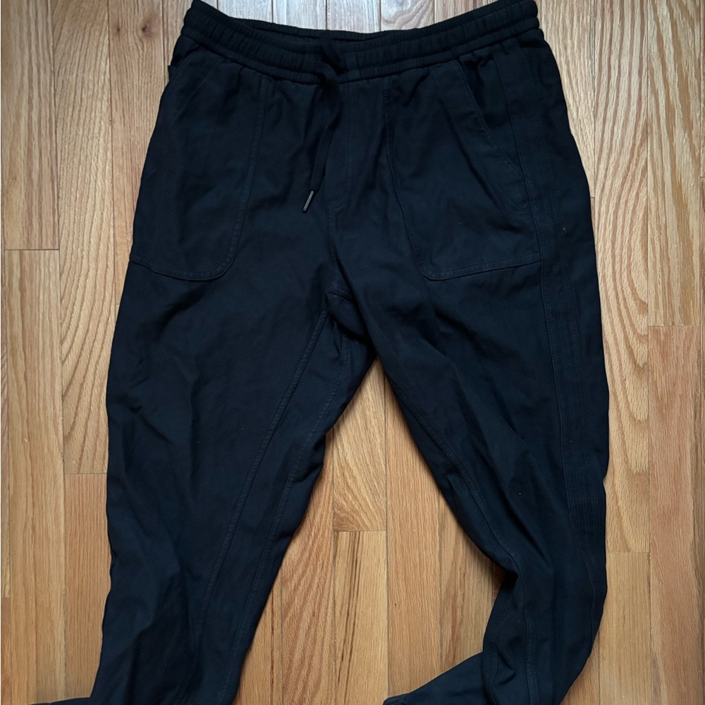 Athleta Farallon Jogger size 6 black